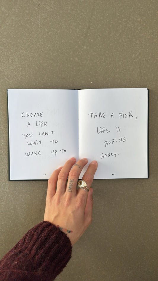 Libro No Rain, No Flowers